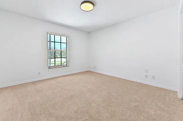 Residence photo 22