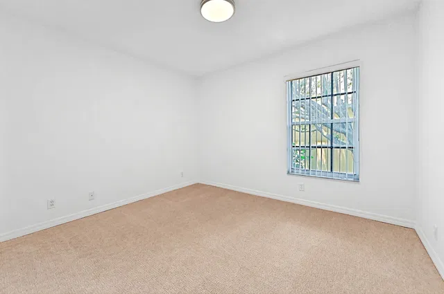 Residence photo 25