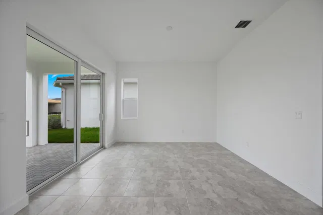 Residence photo 11