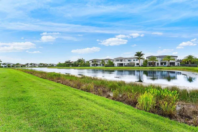Boca Bridges Residence photo 29