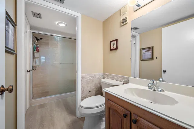 Unit B308 photo 14