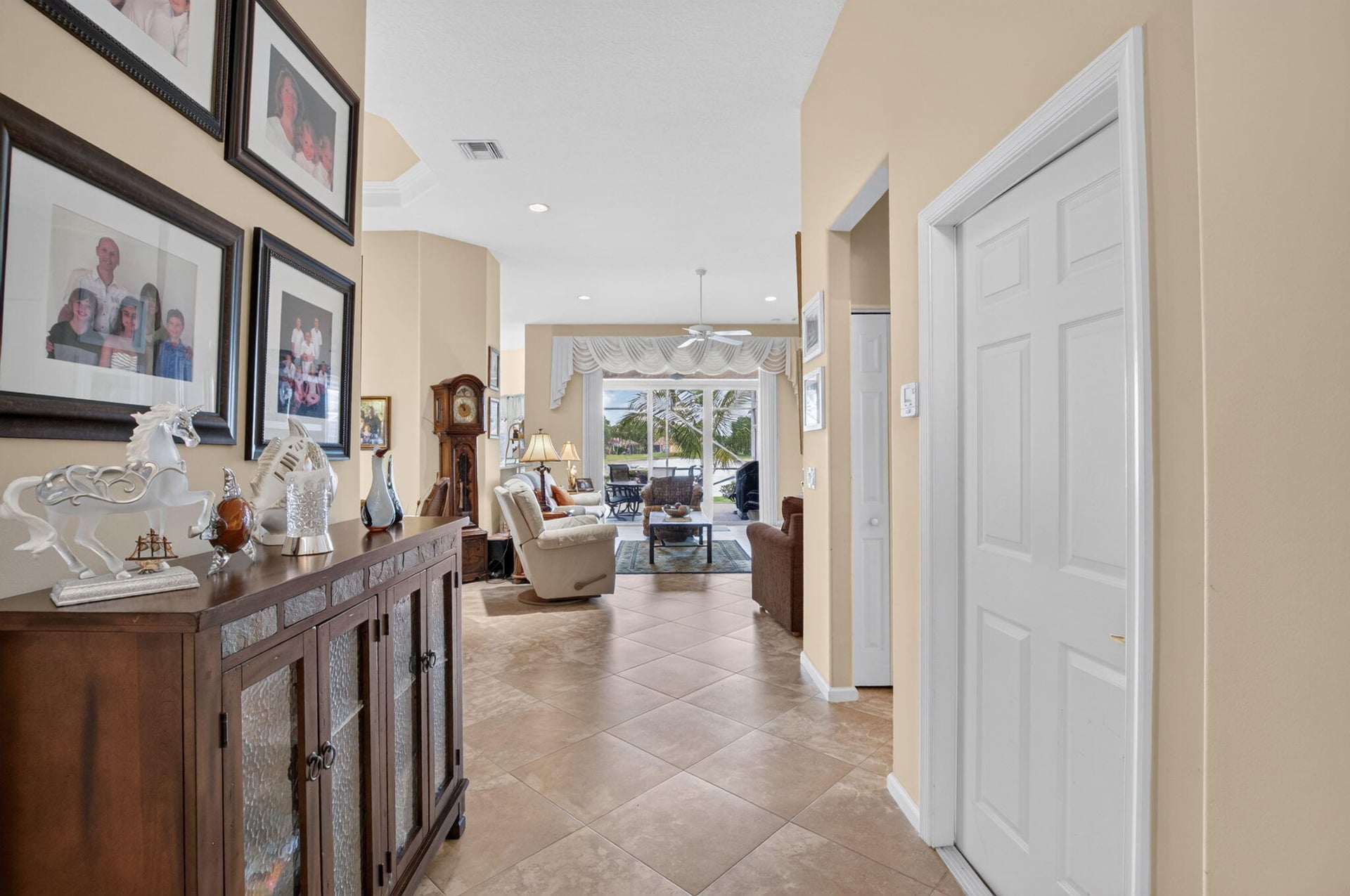 Residence photo 9