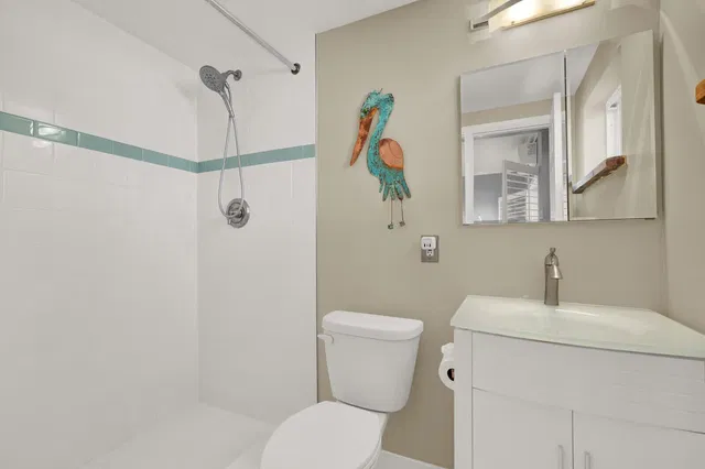  Unit 6 photo 19