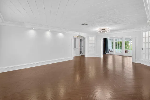 Residence photo 3