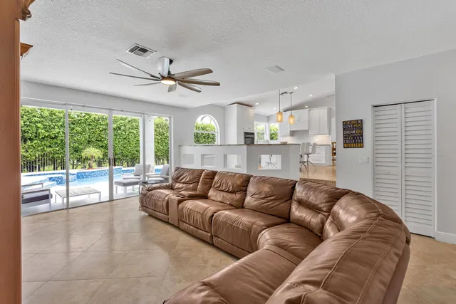 Boca Isles Residence photo 40