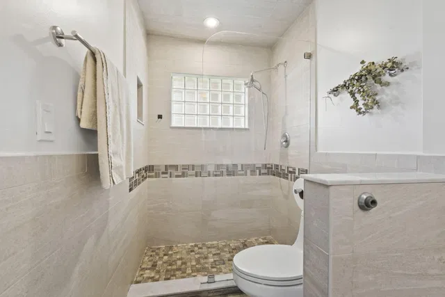  Residence photo 30