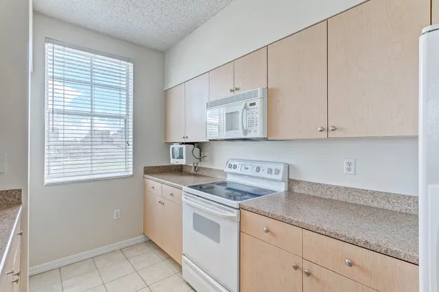 The Montecito Unit 602 photo 14