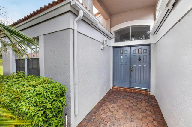 Residence photo 2
