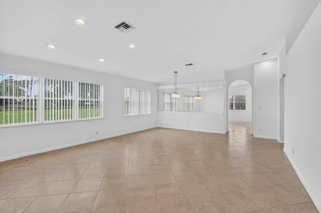 Residence photo 12