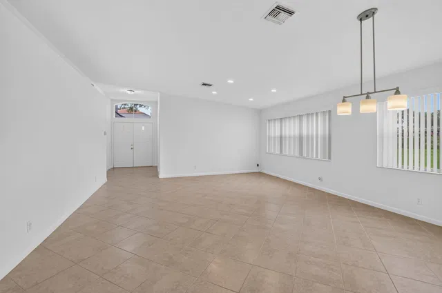 Residence photo 16