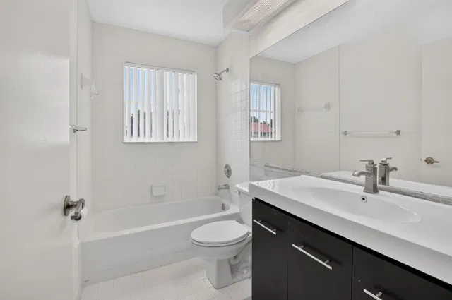 Residence photo 17
