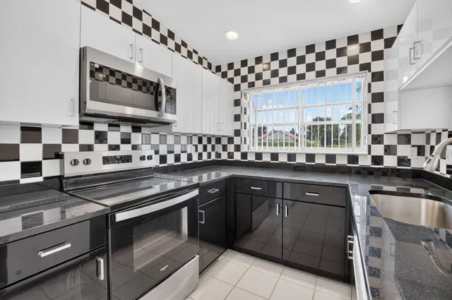 Residence photo 23