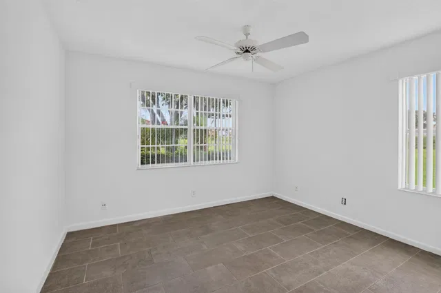 Residence photo 24