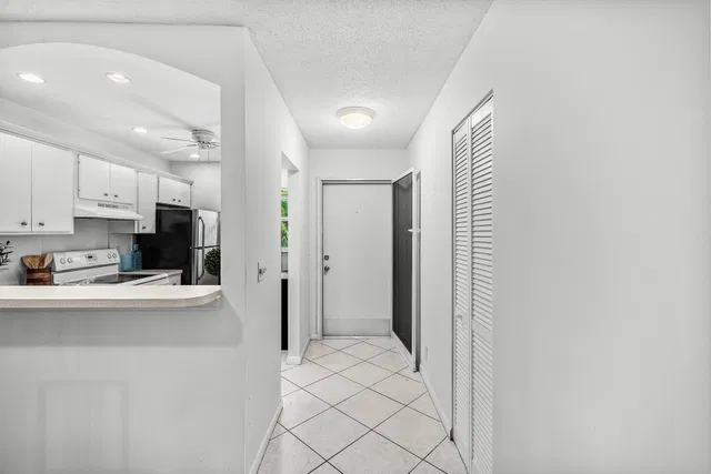 Unit 208 photo 3