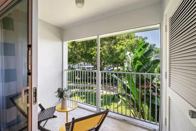 Unit 208 photo 23