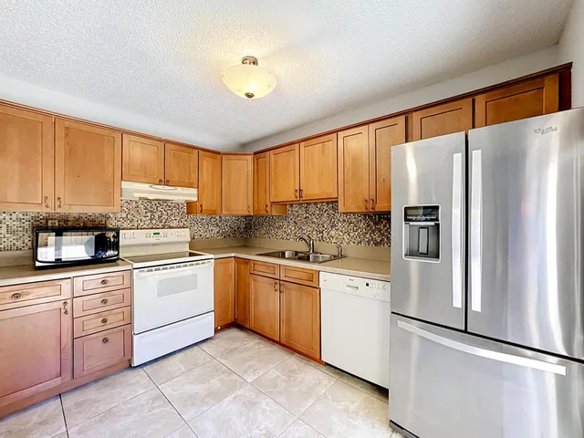 Residence photo 16