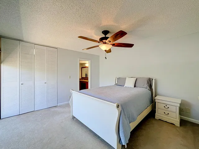 Residence photo 22