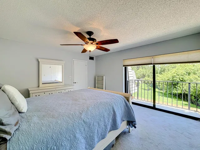 Residence photo 25