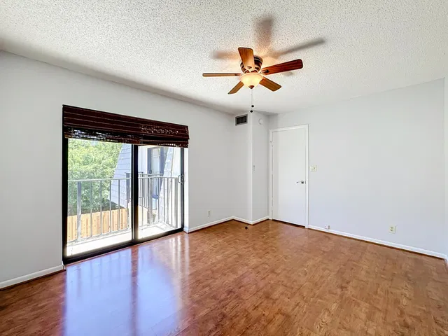 Residence photo 32