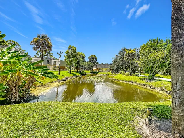 Residence photo 43