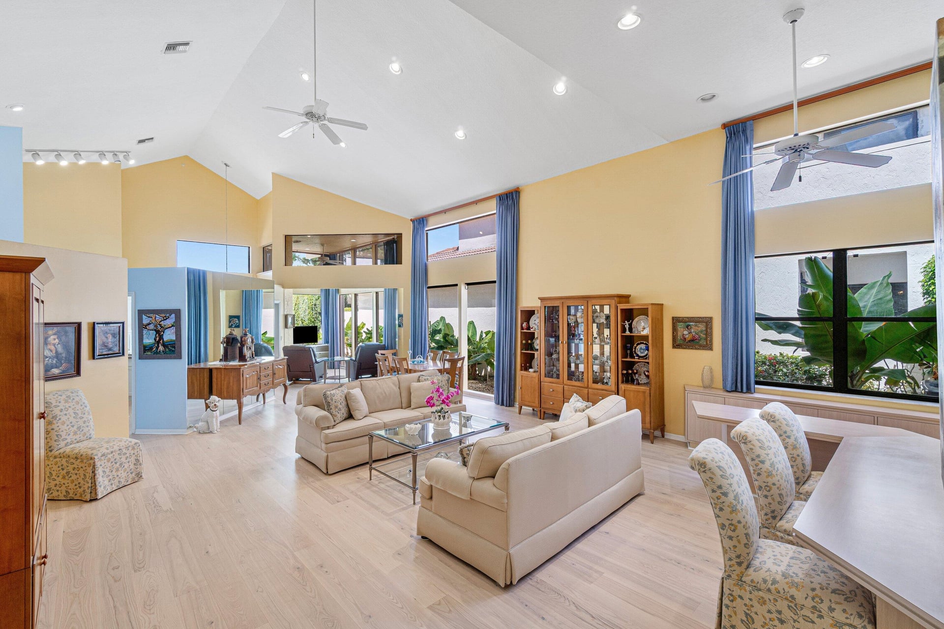 Residence photo 2