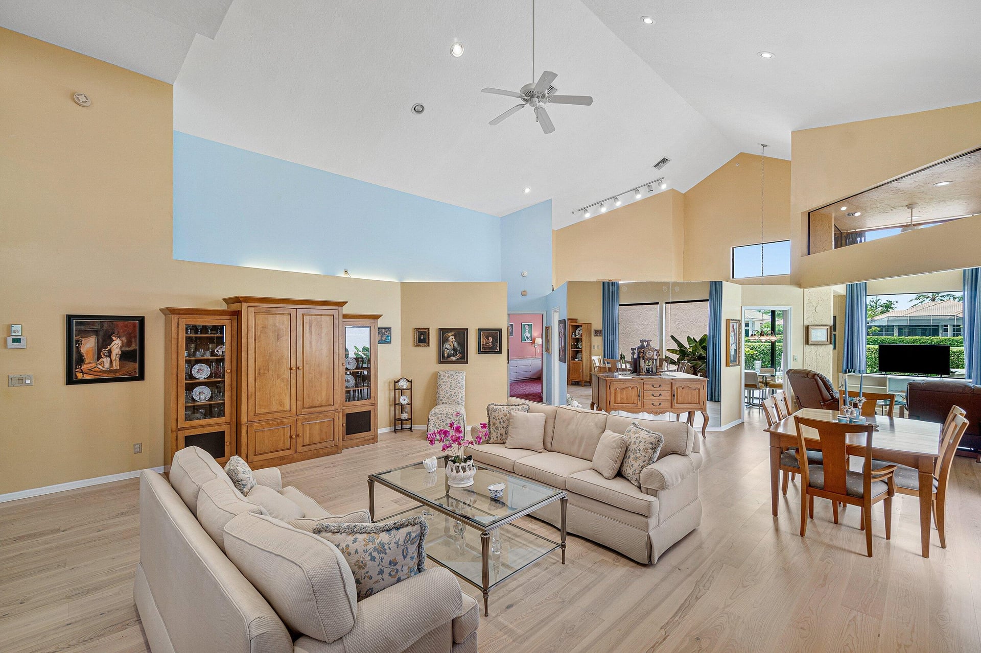 Residence photo 3