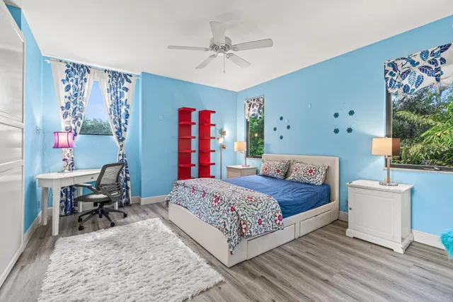  Residence photo 49