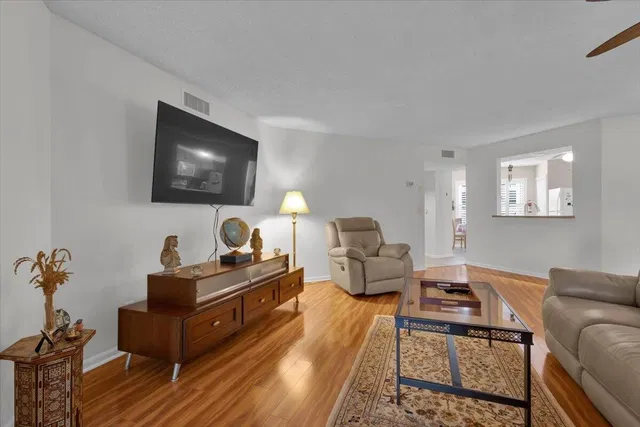 Unit 102 photo 3