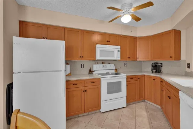 Unit 102 photo 30
