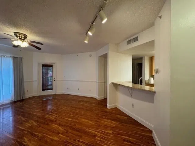  Unit 3203 photo 6