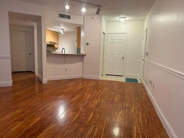  Unit 3203 photo 9