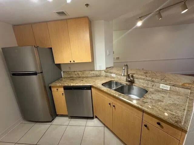  Unit 3203 photo 14