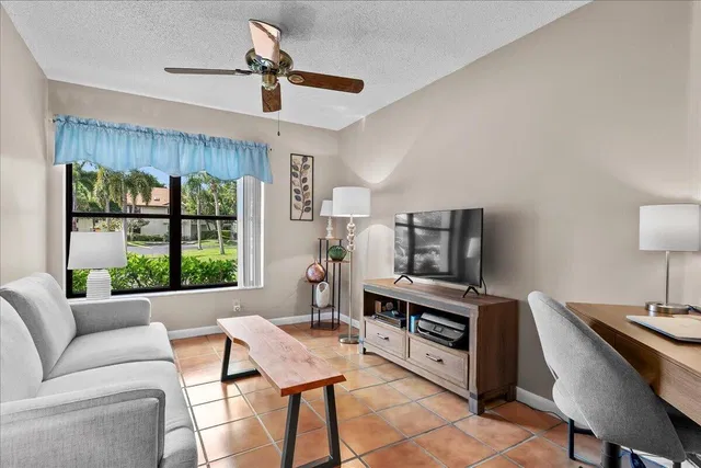  Residence photo 10