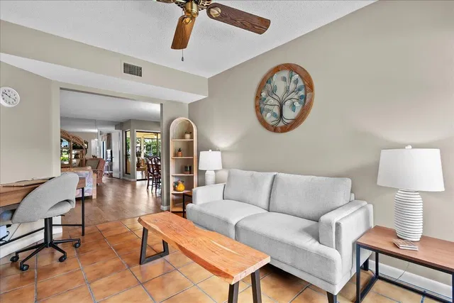  Residence photo 11
