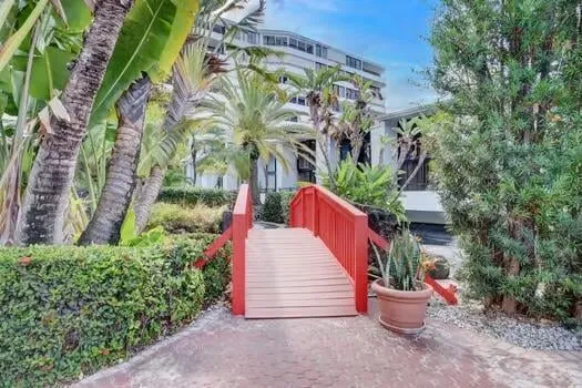 South Palm Beach Unit 37 photo 16