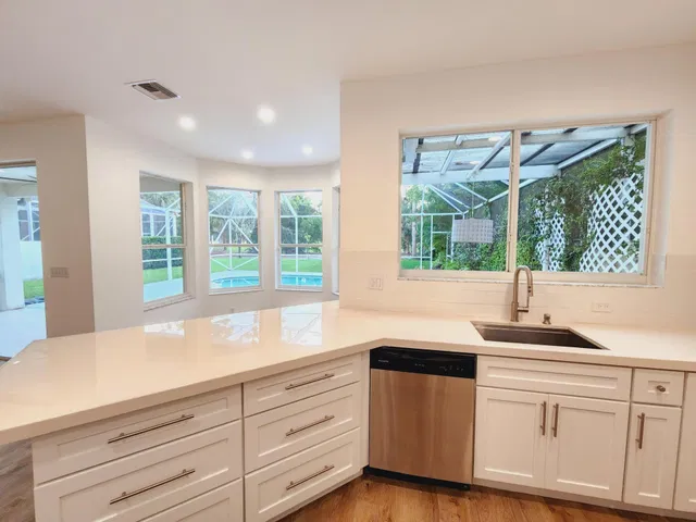  Residence photo 4