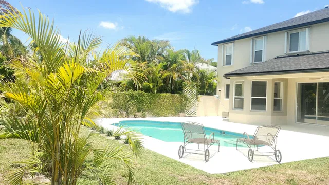  Residence photo 9