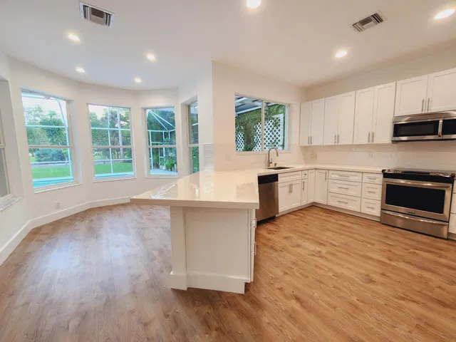  Residence photo 15