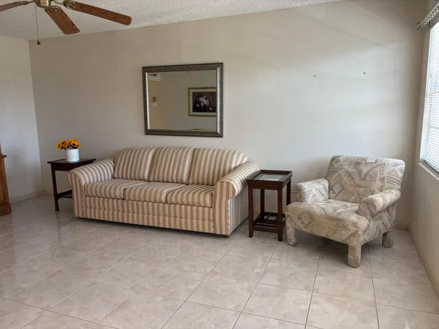 Residence photo 4