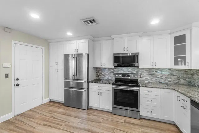Residence photo 6