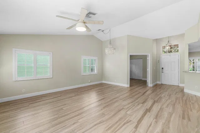 Residence photo 9