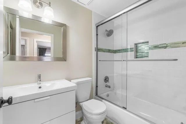 Residence photo 18