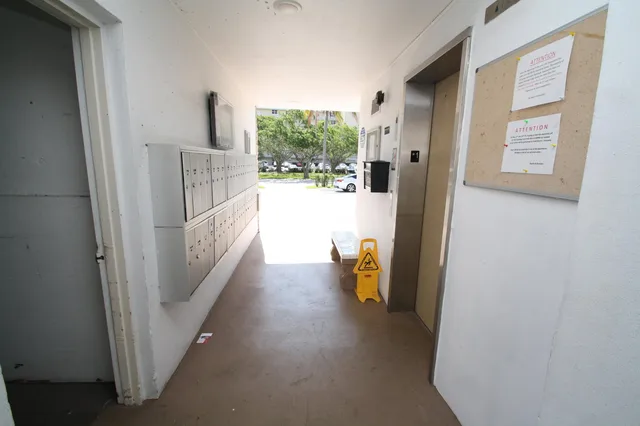 Unit 1020 photo 3