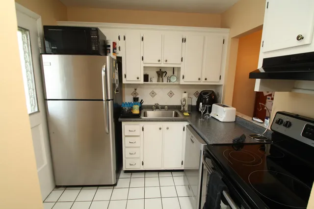 Unit 1020 photo 5