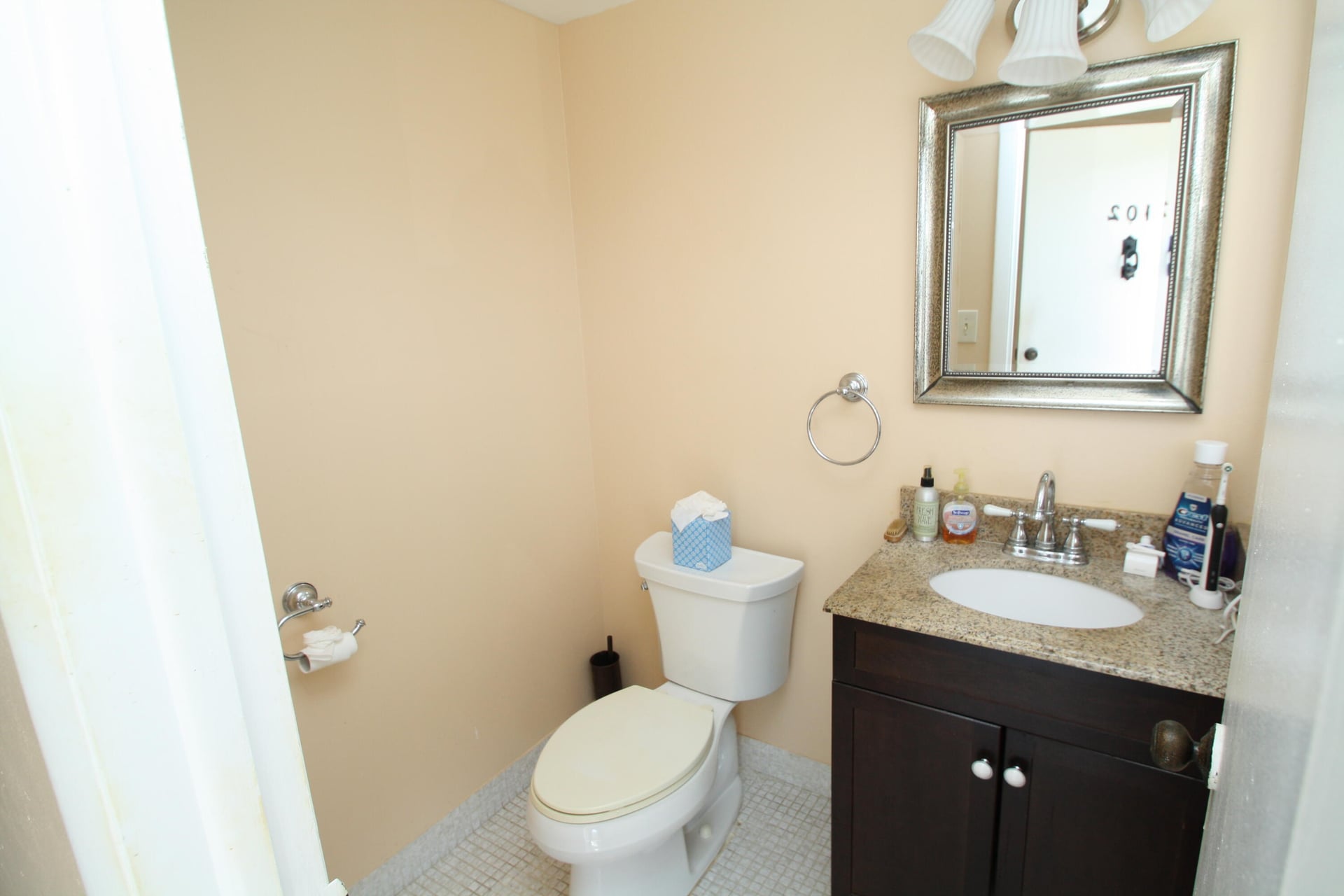 Unit 1020 photo 7