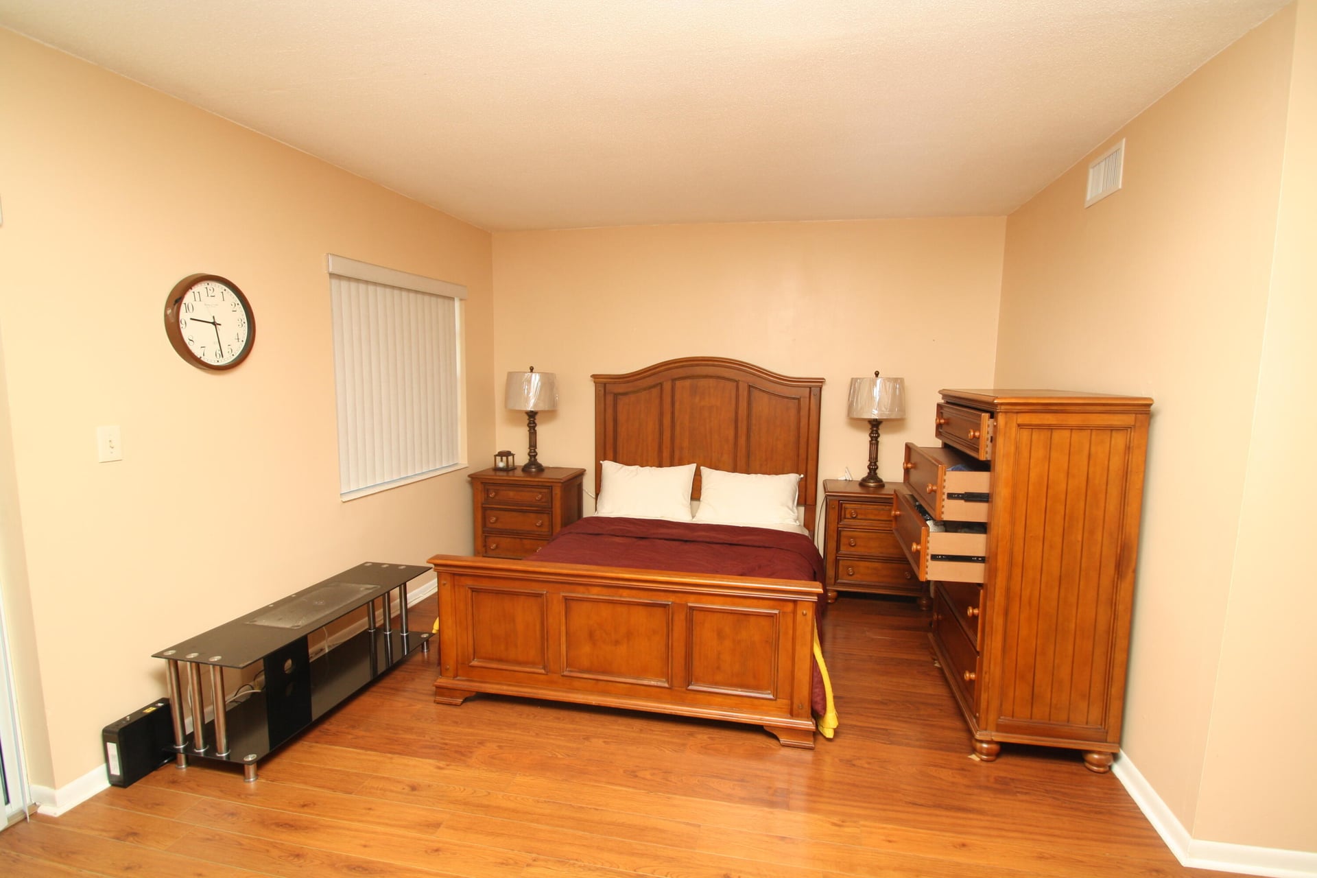 Unit 1020 photo 9