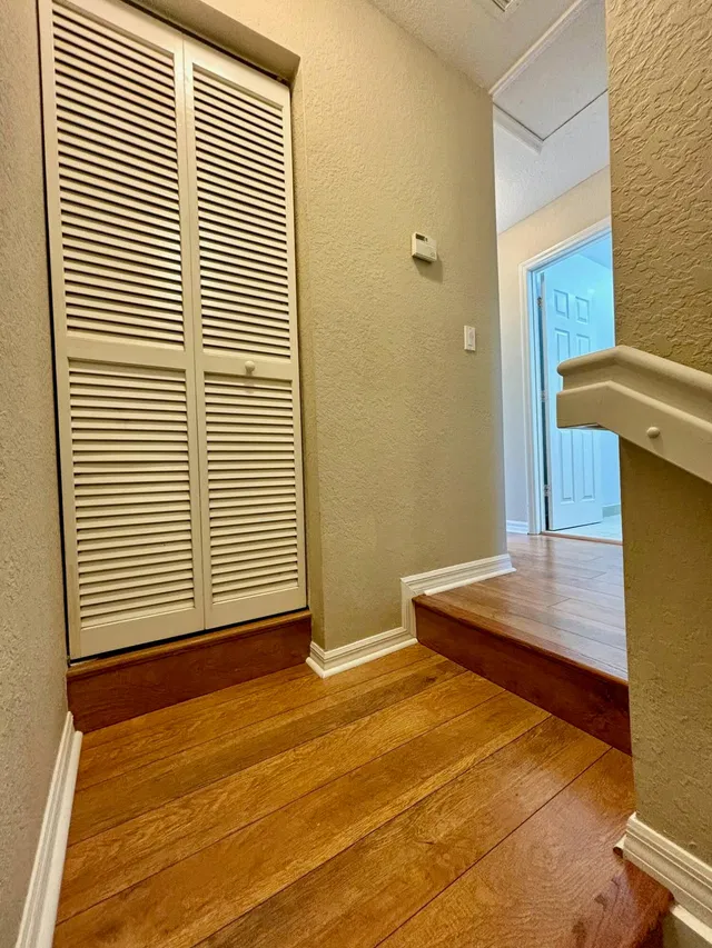  Residence photo 8