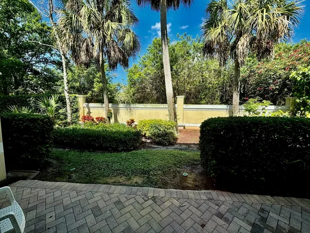  Residence photo 17