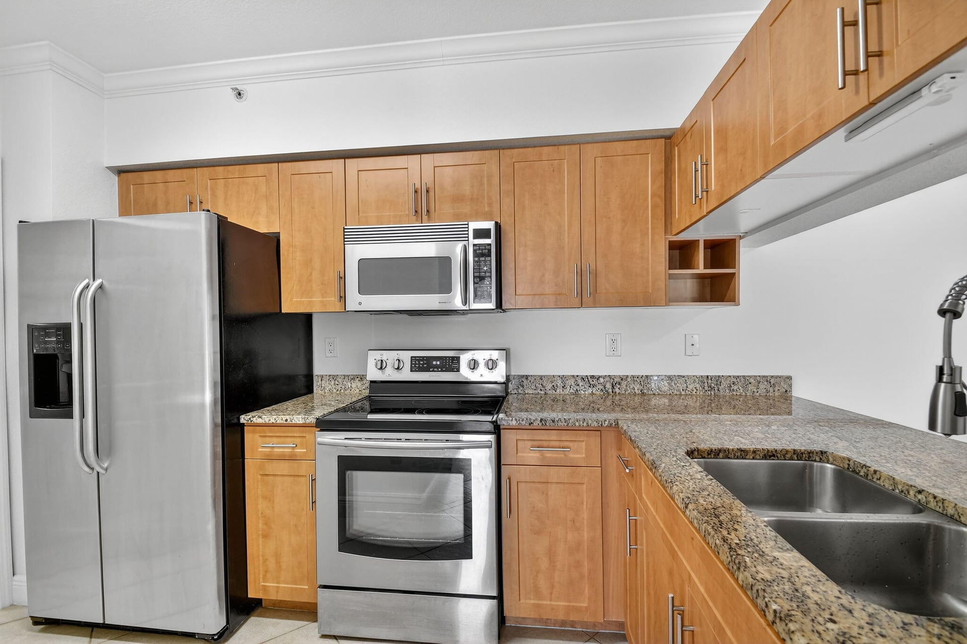  Unit 304 photo 10