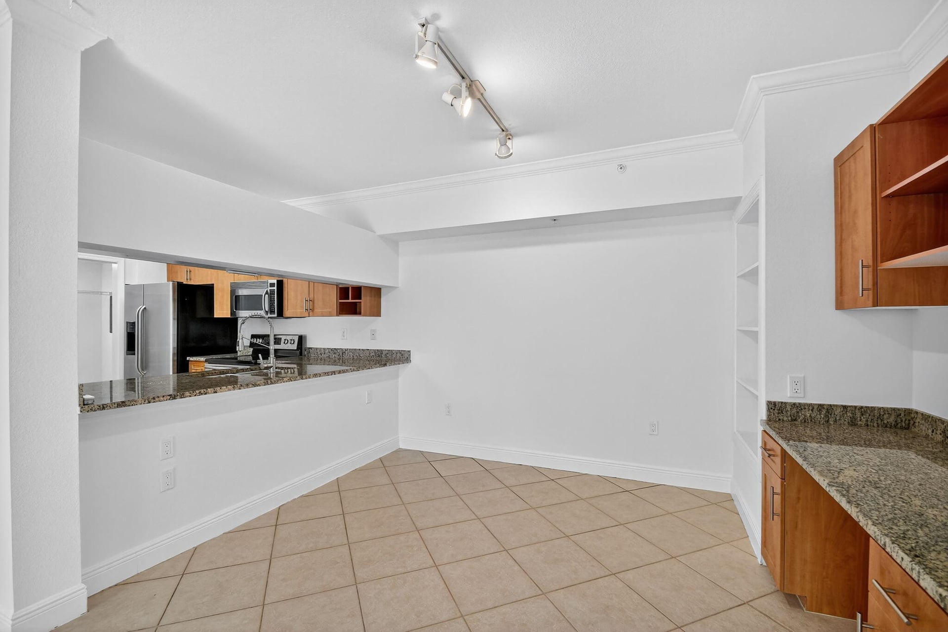  Unit 304 photo 15